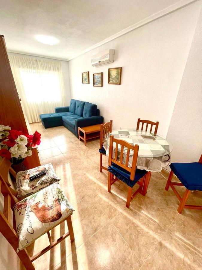 El Terremoto Apartment Torrevieja Buitenkant foto